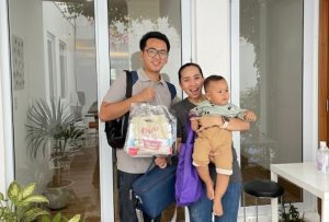 pembagian goodie bag 